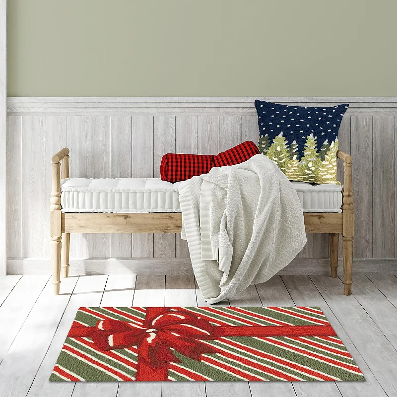 Indoor/Outdoor Hand-Hooked Christmas Gift Accent Rug, 20" x 30"